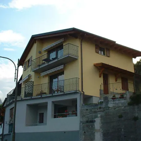 Robertalagocomo Apartman *